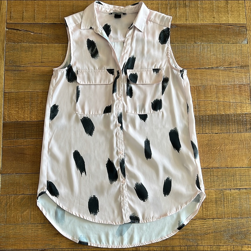 H&M Sleeveless collared shirt